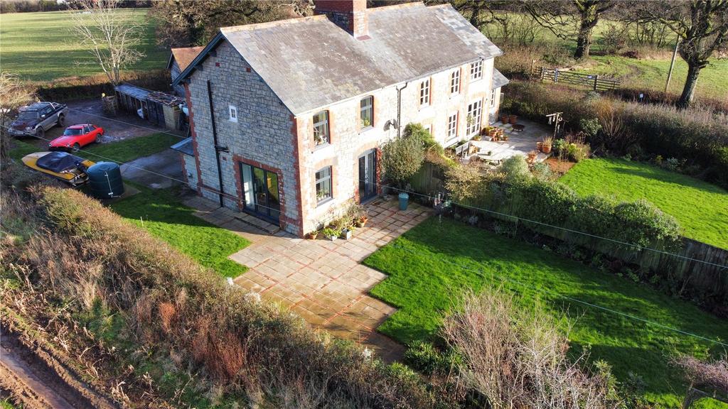 Southill, Staple Fitzpaine, Taunton, TA3 3 bed semidetached house for