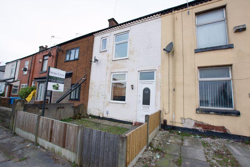 Worsley Road North, Worsley M28 3GB 2 bed terraced house for sale £145,000