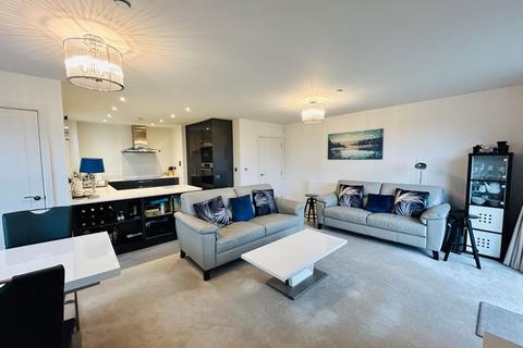 3 bedroom apartment for sale, 35 Pwllycrochan Avenue, Colwyn Bay