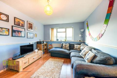 22 Dale Close, South Ockendon, RM15 5DR