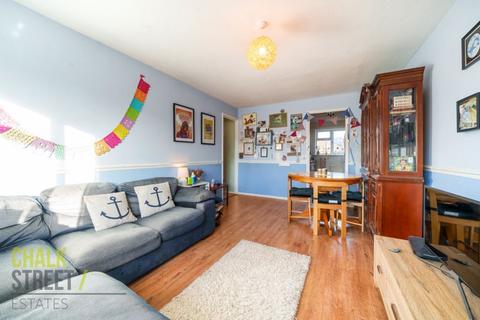 22 Dale Close, South Ockendon, RM15 5DR
