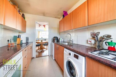 22 Dale Close, South Ockendon, RM15 5DR