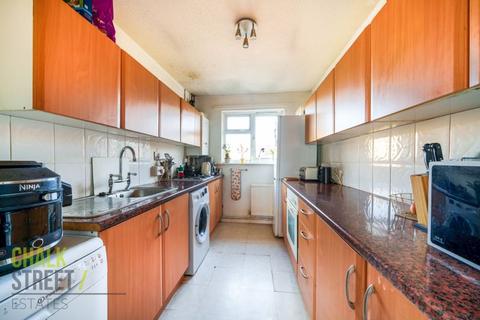 22 Dale Close, South Ockendon, RM15 5DR