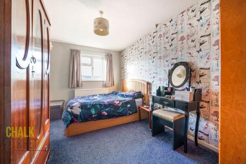 22 Dale Close, South Ockendon, RM15 5DR