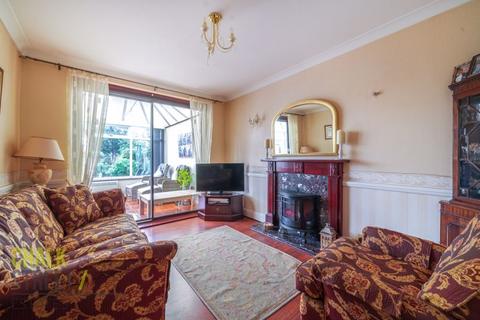 16 Shirley Gardens, Hornchurch, RM12 4NH