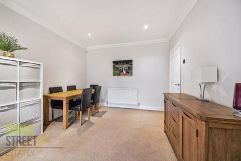 52 Alma Avenue, Hornchurch, RM12 6SR