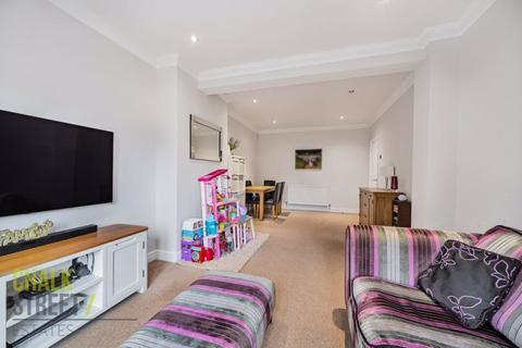 52 Alma Avenue, Hornchurch, RM12 6SR