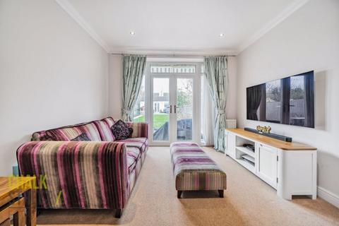 52 Alma Avenue, Hornchurch, RM12 6SR