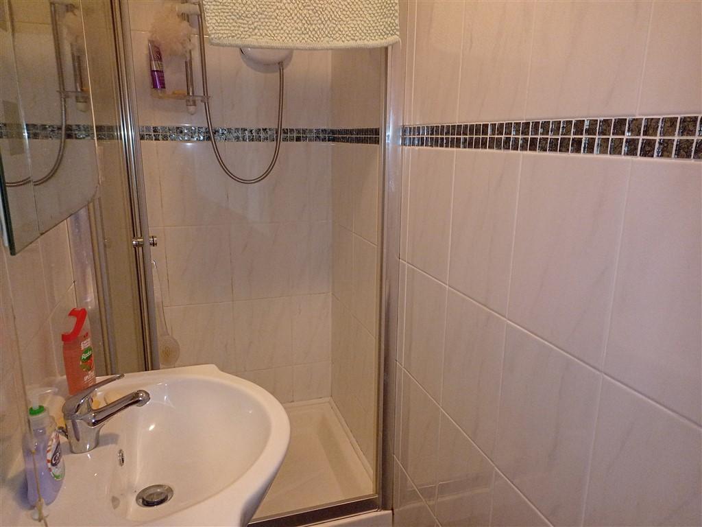 Master Ensuite Shower Room