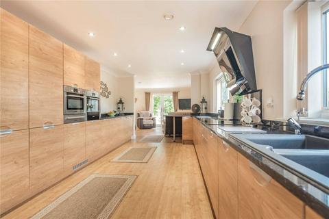 4 bedroom detached house for sale - Wolverton Common, Tadley, RG26