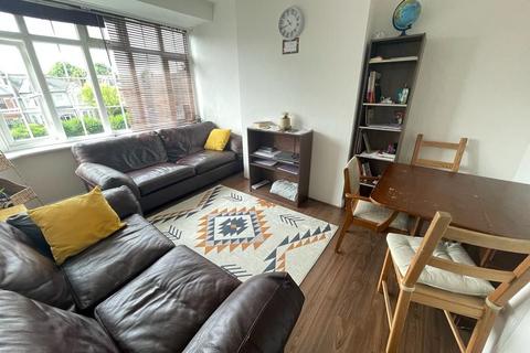 2 bedroom flat to rent, 40 Torrington Park, London N12
