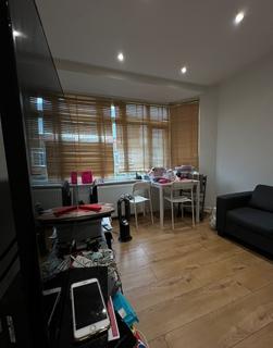 2 bedroom flat to rent, 40 Torrington Park, London N12