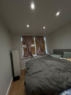 2 bedroom flat to rent, 40 Torrington Park, London N12