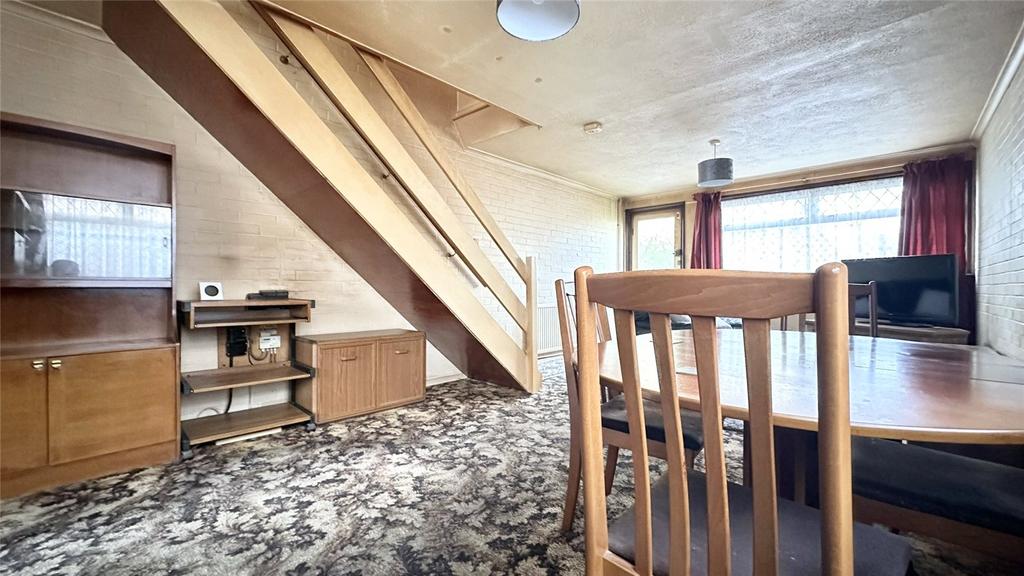 Lounge/Dining