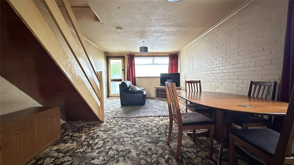 Lounge/Dining