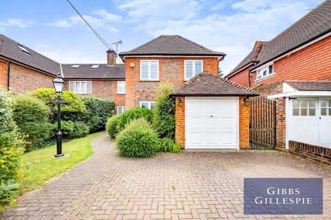 5 bedroom detached house to rent, Wellington Road, Pinner, HA5