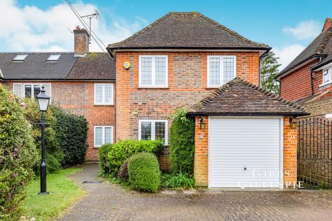 5 bedroom detached house to rent, Wellington Road, Pinner, HA5