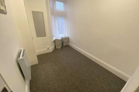 1 bedroom apartment to rent, Queens Road, Bournemouth