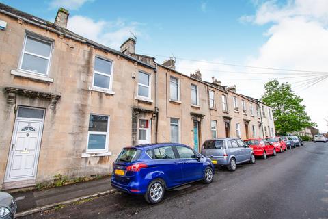 4 bedroom terraced house to rent, Caledonian Road, Bath