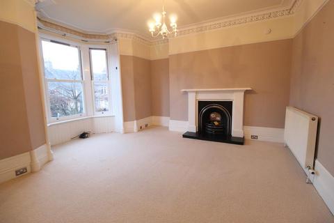 4 bedroom flat to rent, Beaconsfield Place, Top Floor, AB15