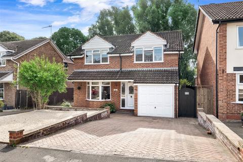 4 bedroom detached house for sale, Heather Close, Stratford-Upon-Avon