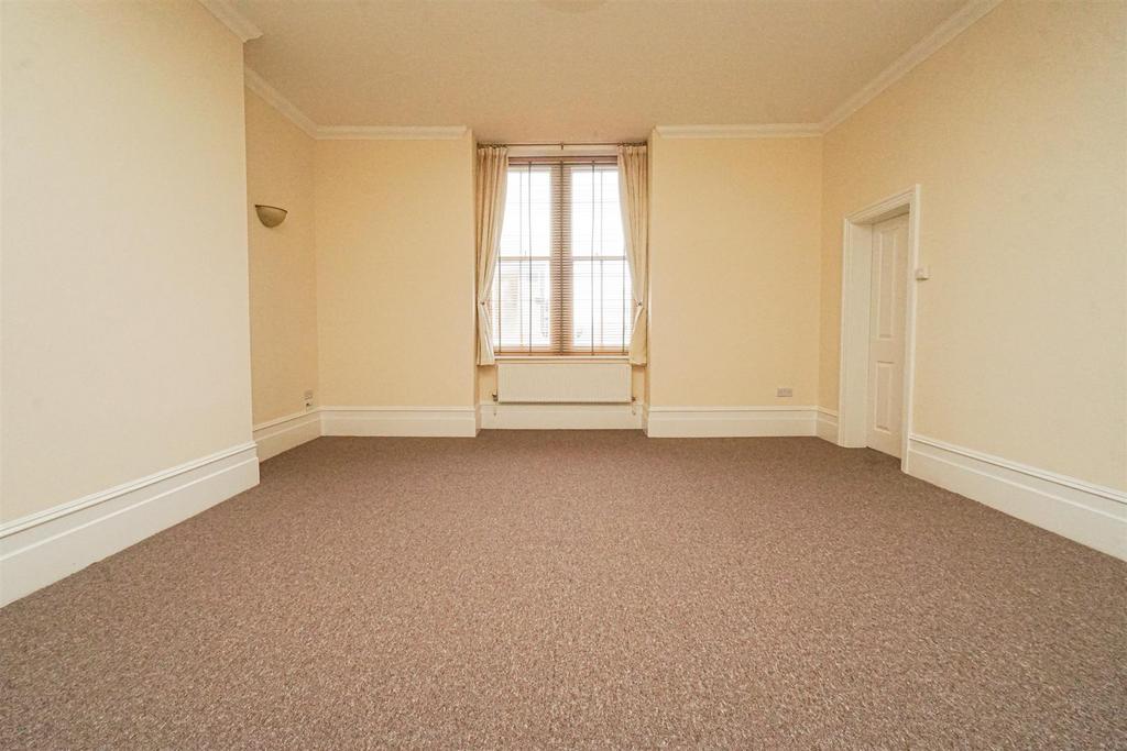 Dane Road, St. LeonardsOnSea 2 bed flat for sale £265,000