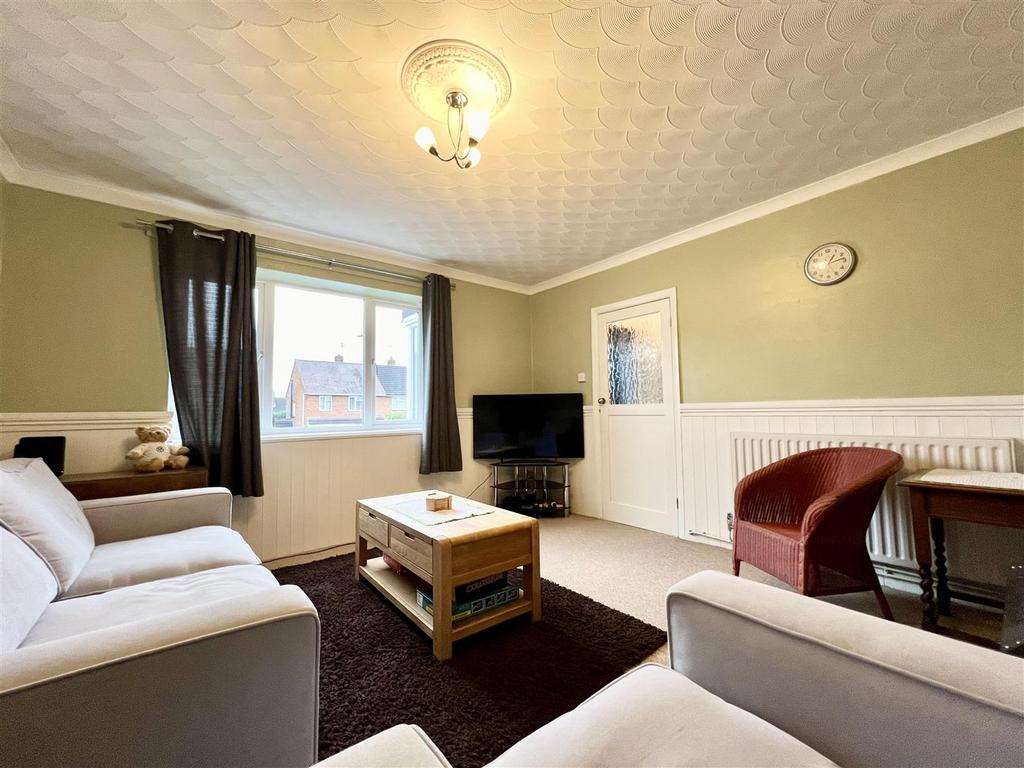 Eagle Close, Rowley Regis 3 bed end of terrace house for sale £200,000