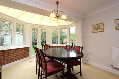 4 bedroom detached house for sale, Brighton Road, Banstead