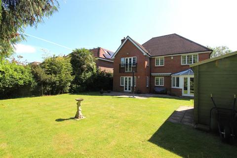 4 bedroom detached house for sale, Brighton Road, Banstead