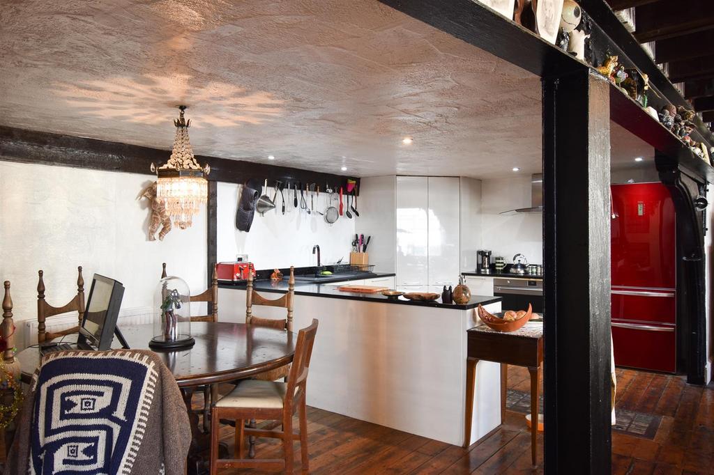 Kitchen diner