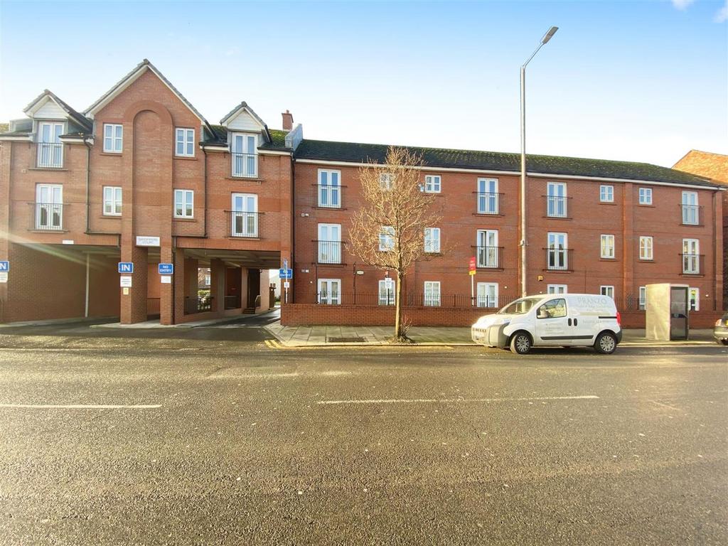 Bridge Road, Crosby 2 bed apartment £120,000