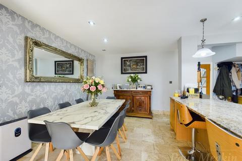 11 Ingham Road, South Croydon, CR2 8LT