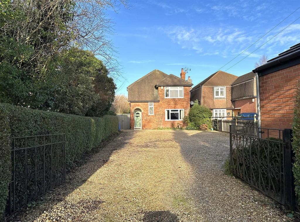 Beacon Hill Road, Newark 5 bed detached house for sale £475,000