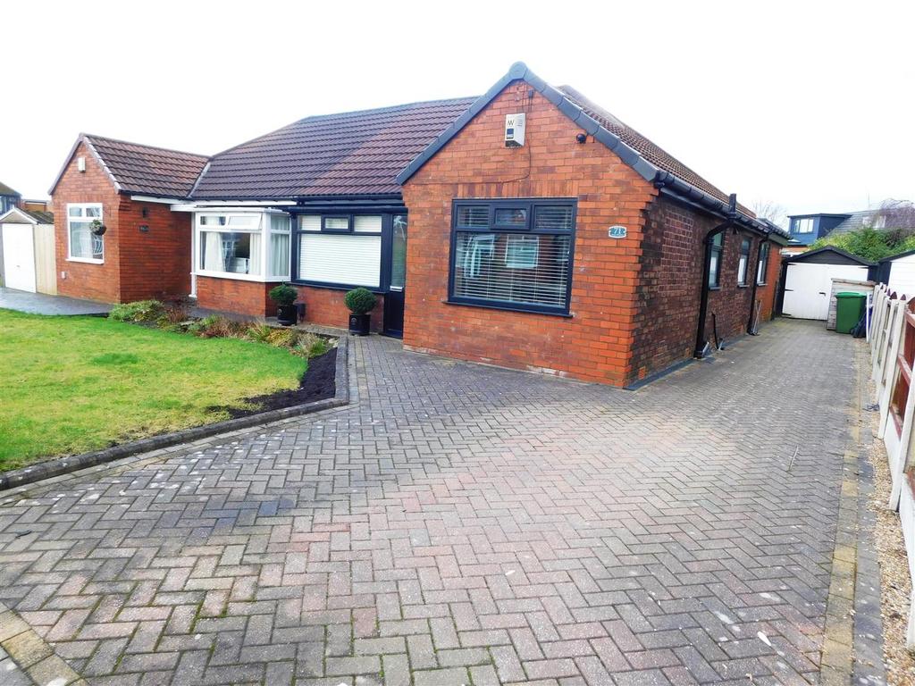Alan Avenue, Failsworth, Manchester 3 bed semidetached bungalow for