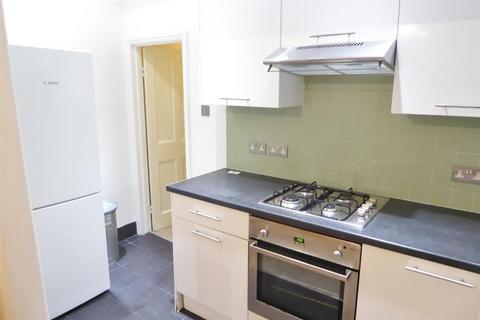 2 bedroom maisonette to rent, Tynemouth Road, Tooting Borders, CR4