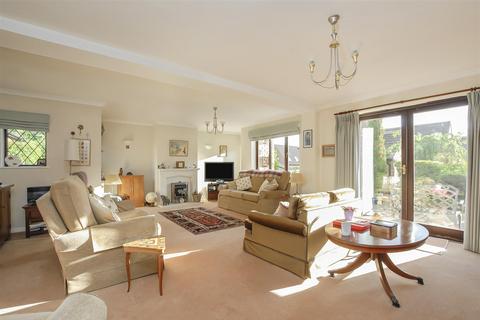 26 Old Orchard, Park Street, St Albans, AL2 2QB
