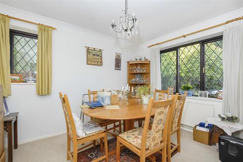 26 Old Orchard, Park Street, St Albans, AL2 2QB