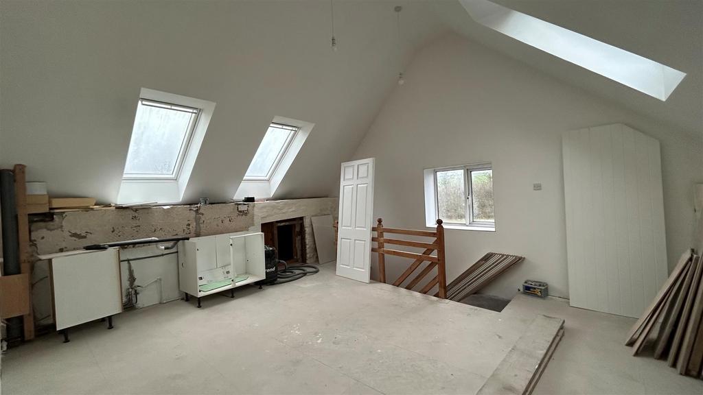 Clay Lane, Haverfordwest 3 bed semidetached house for sale £160,000