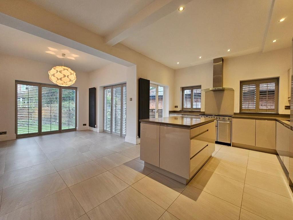 Kitchn Dining Area