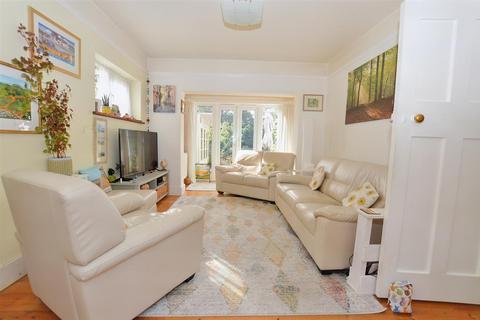 5 bedroom detached house for sale, Avenue South, Sheringham