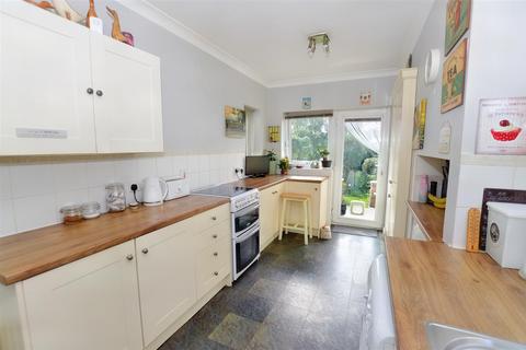 5 bedroom detached house for sale, Avenue South, Sheringham