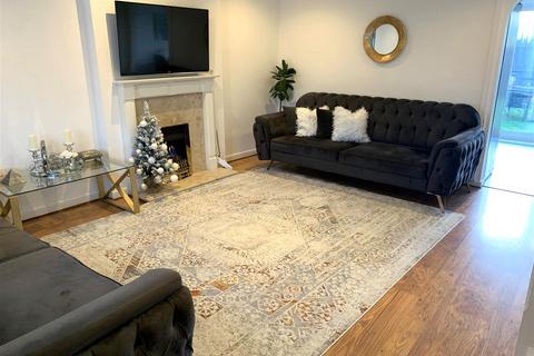 26 Bradfield Close, Stockport, SK5 6XP