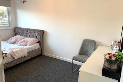26 Bradfield Close, Stockport, SK5 6XP