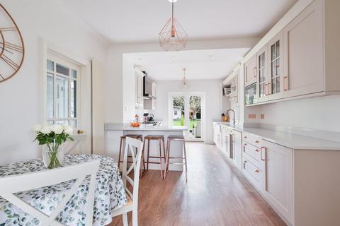 62 Avenue Road, Sutton, SM2 6JB