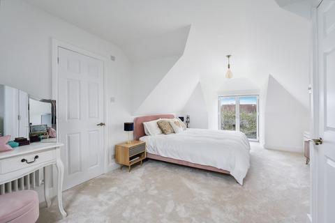 62 Avenue Road, Sutton, SM2 6JB