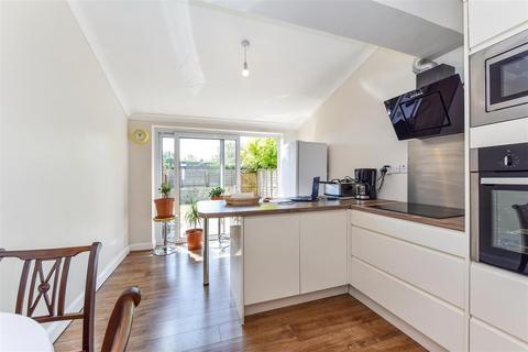 3 bedroom terraced house for sale, Caledonian Road, Chichester