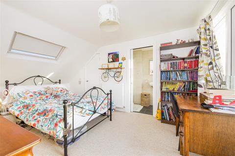 21 Egerton Road, Twickenham, TW2 7SL
