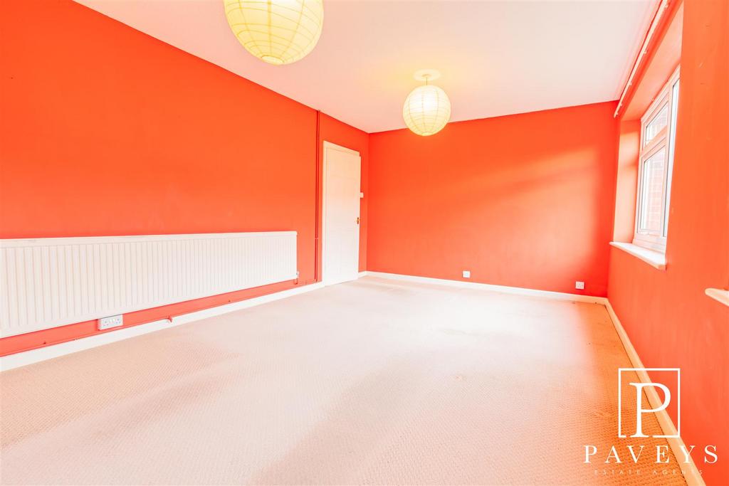 Woodlands Close, Great Clacton 4 bed semidetached house for sale £295,000