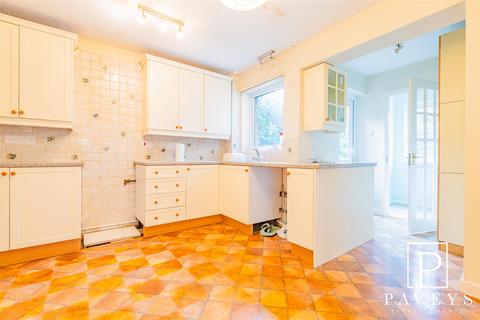 4 bedroom semi-detached house for sale, Woodlands Close, Great Clacton