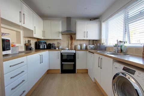 59 Buckingham Road, Tring, HP23 4HF
